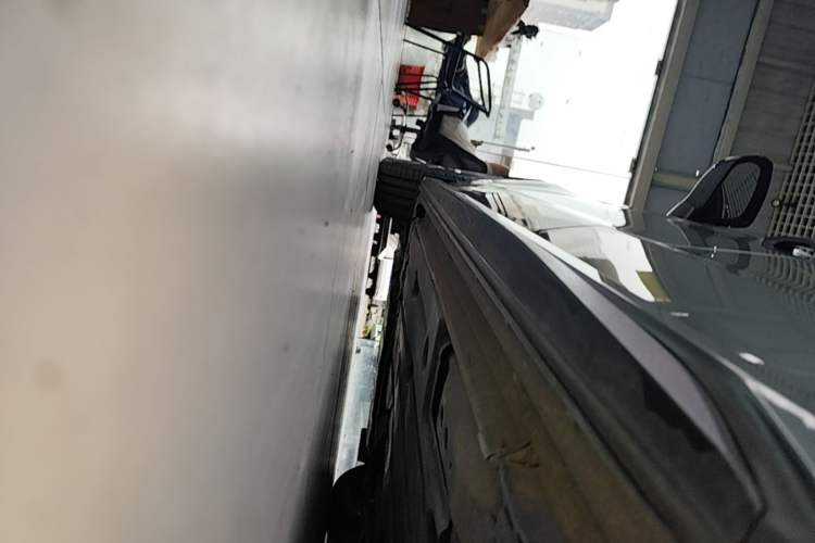 Used Lynk & Co 03 2022 2.0TD DCT JingPro Left Side Sill