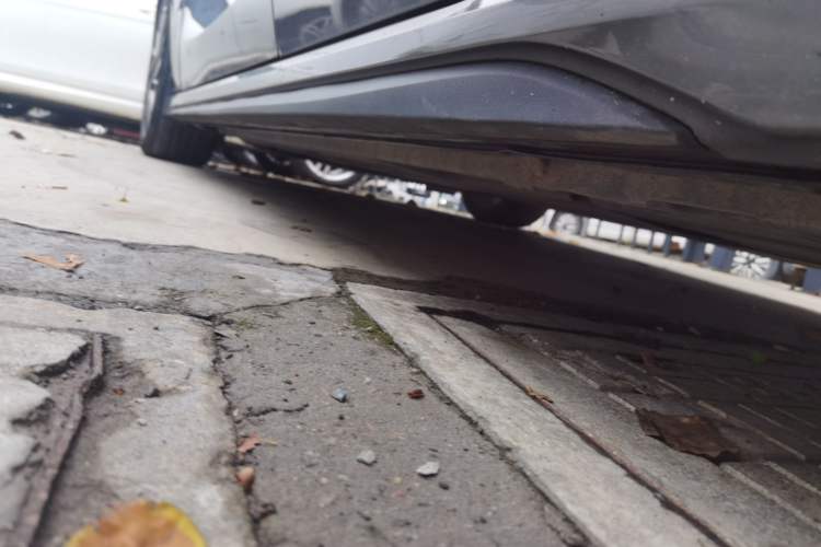 Used Lynk & Co 03 2022 2.0TD DCT GenioPlus Left Side Sill