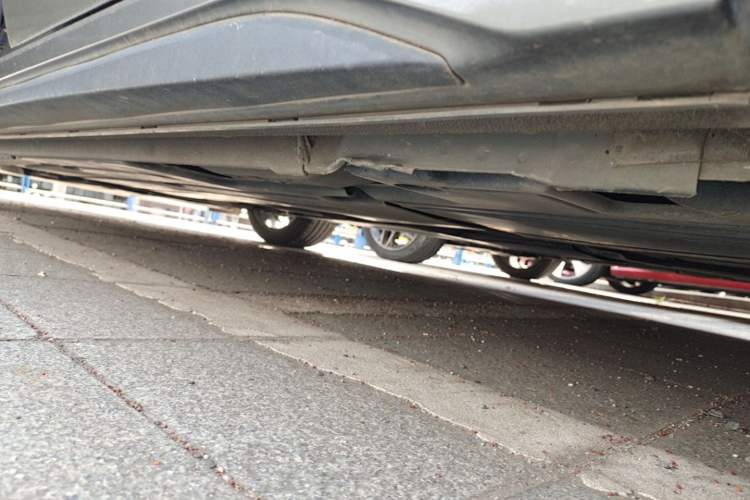 Used Lynk & Co 03 2022 2.0TD DCT JingPro Left Side Sill