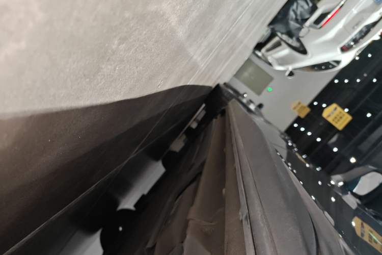 Used Lynk & Co 03 2022 2.0TD DCT JingPro Left Side Sill