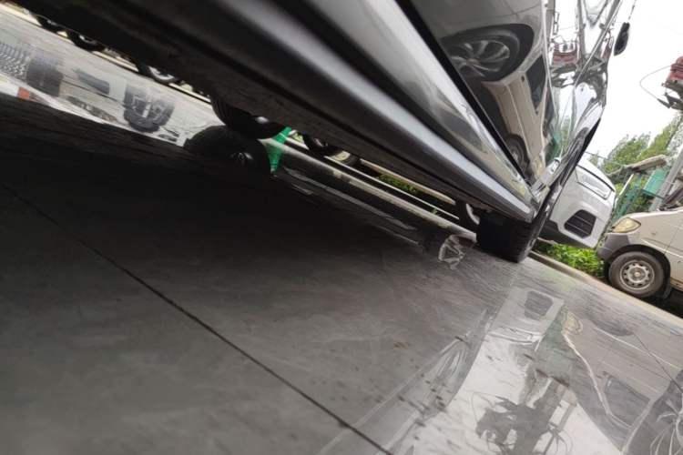 Used Lynk & Co 03 2022 1.5TD DCT JingPro Left Side Sill