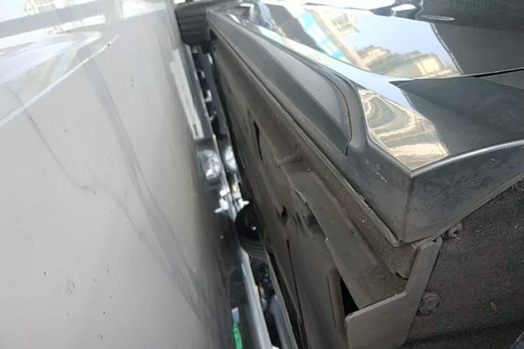 Used Lynk & Co 03 2022 2.0TD DCT JingPro Left Side Sill