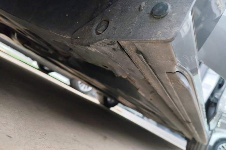 Used Lynk & Co 03 2022 1.5TD DCT JingPro Left Side Sill