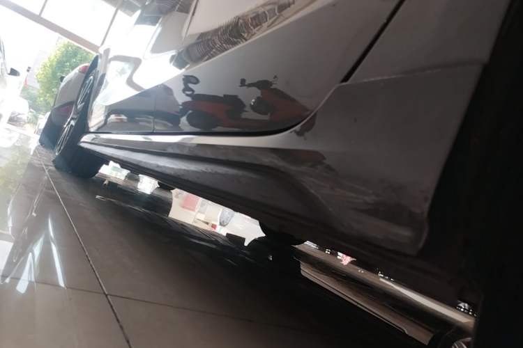 Used Lynk & Co 03 2022 1.5TD DCT JingPro Left Side Sill