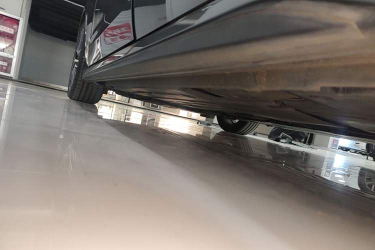 Used Lynk & Co 03 2022 2.0TD DCT JingPro Left Side Sill