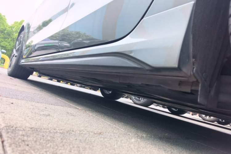 Used Lynk & Co 03 2022 2.0TD DCT JingPro Left Side Sill