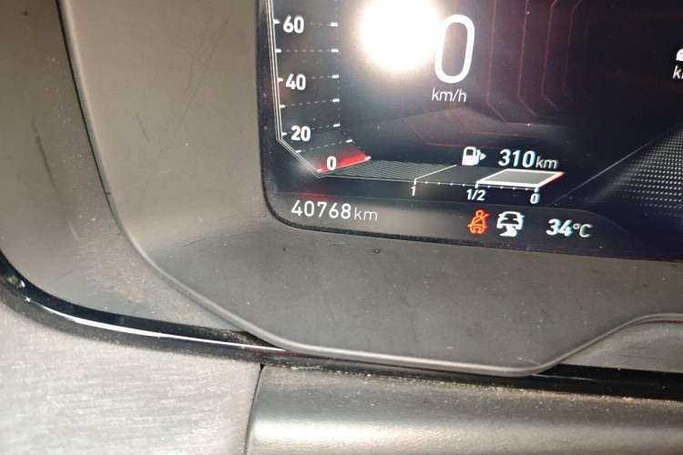 Used Lynk & Co 03 2022 1.5TD DCT JingPro Odometer Close Up