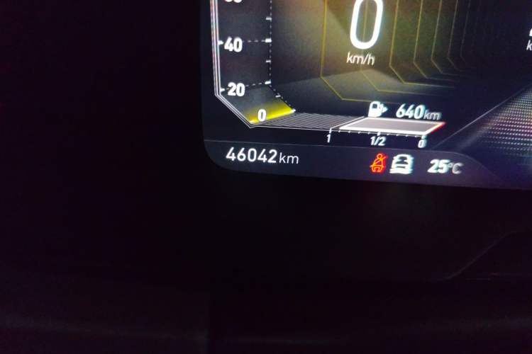Used Lynk & Co 03 2022 2.0TD DCT JingPro Odometer Close Up