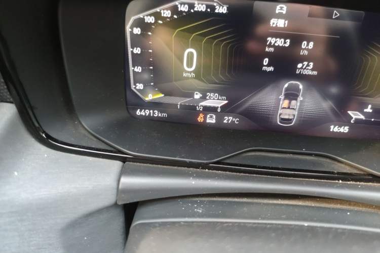Used Lynk & Co 03 2022 2.0TD DCT JingPro Odometer Close Up