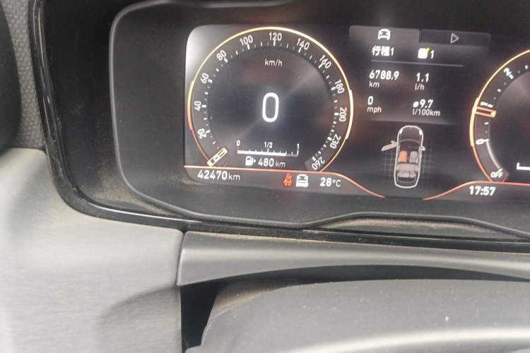 Used Lynk & Co 03 2022 2.0TD DCT JingPro Odometer Close Up