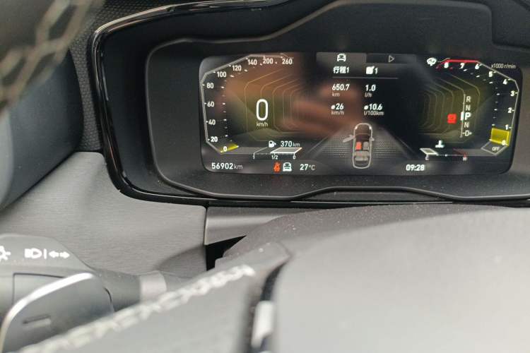 Used Lynk & Co 03 2022 2.0TD DCT JingPro Odometer Close Up