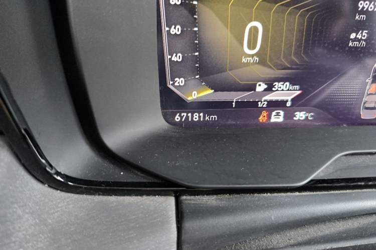 Used Lynk & Co 03 2022 2.0TD DCT JingPro Odometer Close Up