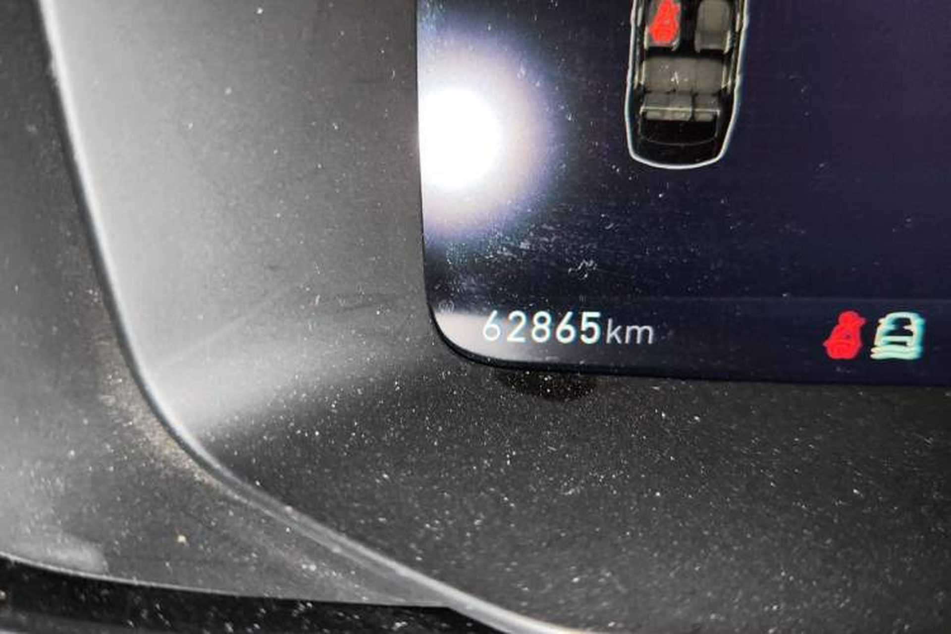 Used Lynk & Co 03 2022 2.0TD DCT JingPro Odometer Close Up