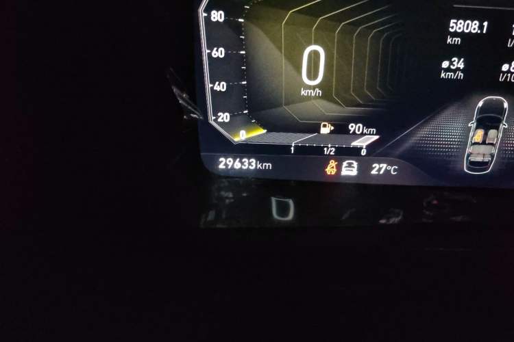 Used Lynk & Co 03 2022 1.5TD DCT JingPro Odometer Close Up