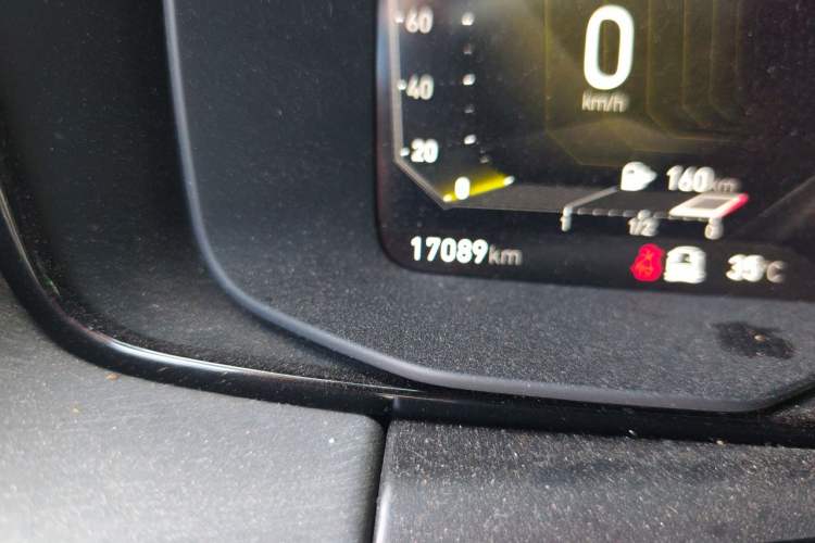 Used Lynk & Co 03 2022 2.0TD DCT JingPro Odometer Close Up