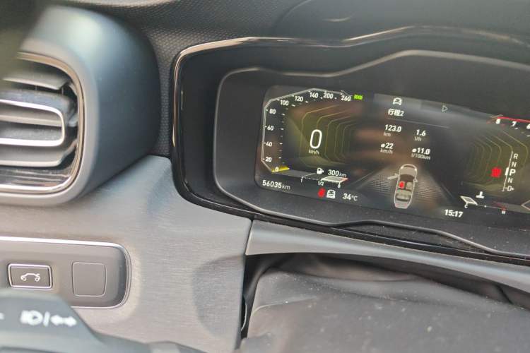 Used Lynk & Co 03 2022 1.5TD DCT JingPlus Odometer Close Up