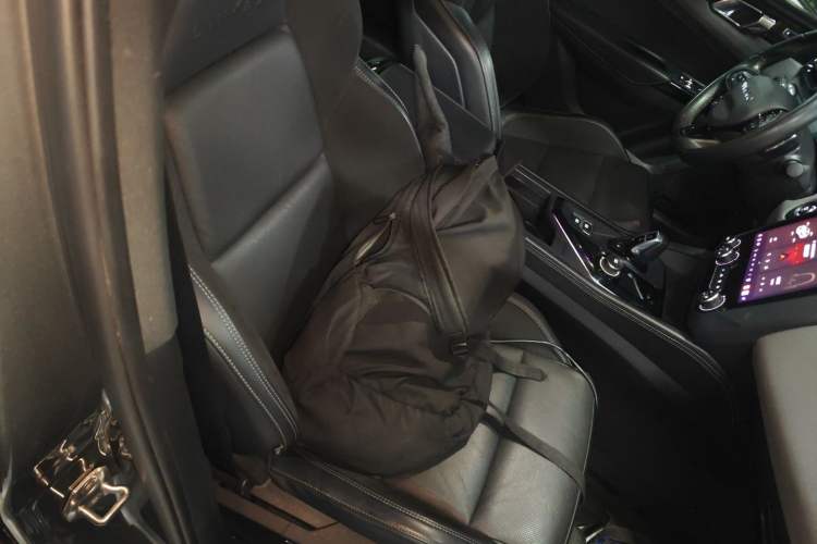 Used Lynk & Co 03 2022 2.0TD DCT JingPro Right Front Seat