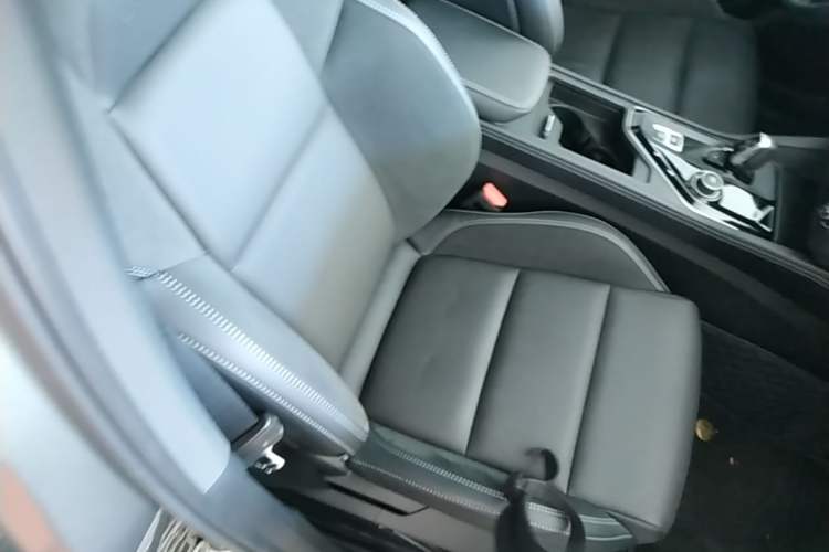 Used Lynk & Co 03 2022 1.5TD DCT JingPro Right Front Seat