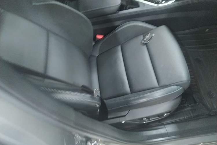 Used Lynk & Co 03 2022 1.5TD DCT JingPro Right Front Seat