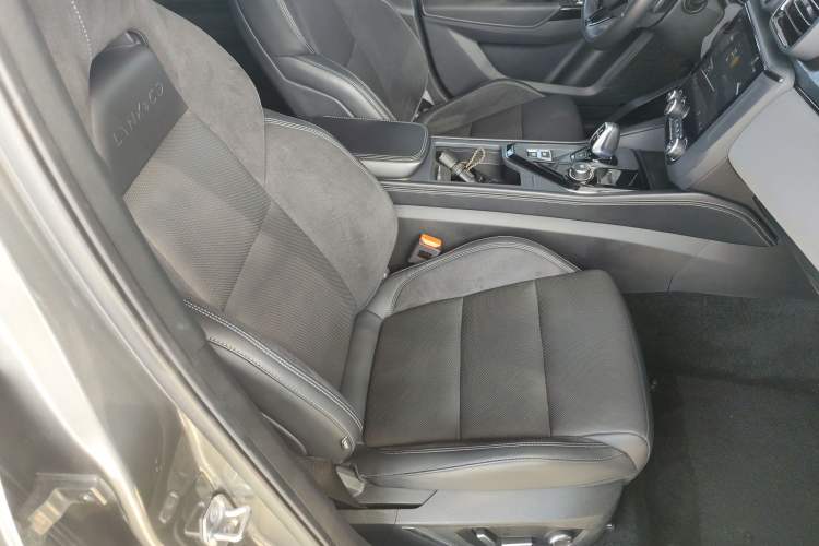 Used Lynk & Co 03 2022 1.5TD DCT JingPro Right Front Seat