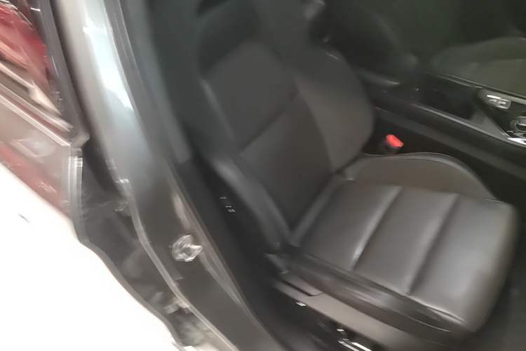 Used Lynk & Co 03 2022 2.0TD DCT JingPro Right Front Seat