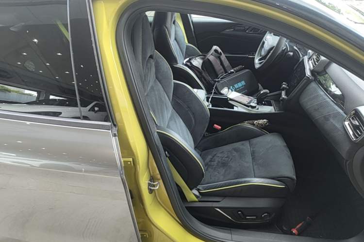 Used Lynk & Co 03 2022 03+ 2.0TD Automatic Performance Package Right Front Seat