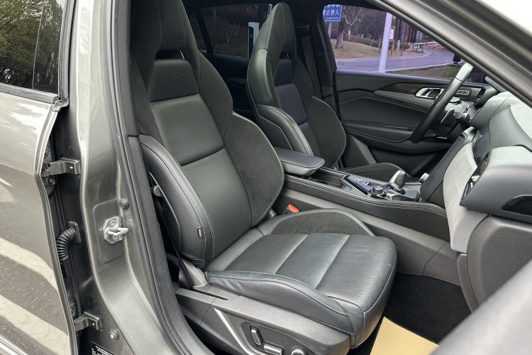 Used Lynk & Co 03 2022 1.5TD DCT JingPro Right Front Seat