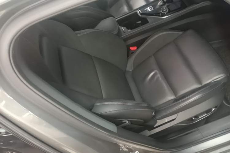 Used Lynk & Co 03 2022 1.5TD DCT JingPro Right Front Seat