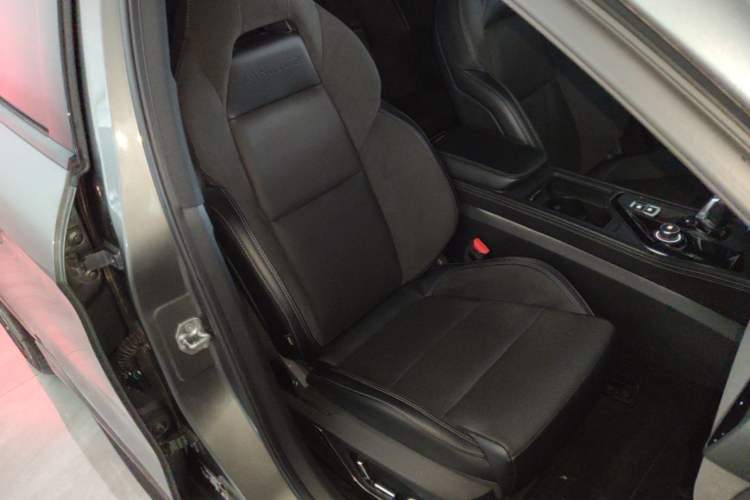Used Lynk & Co 03 2022 1.5TD DCT JingPro Right Front Seat