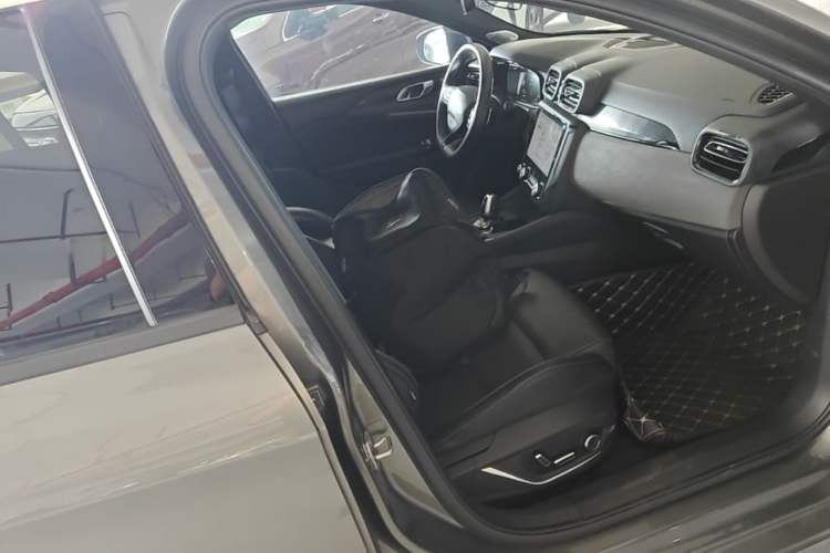 Used Lynk & Co 03 2022 1.5TD DCT JingPro Right Front Seat
