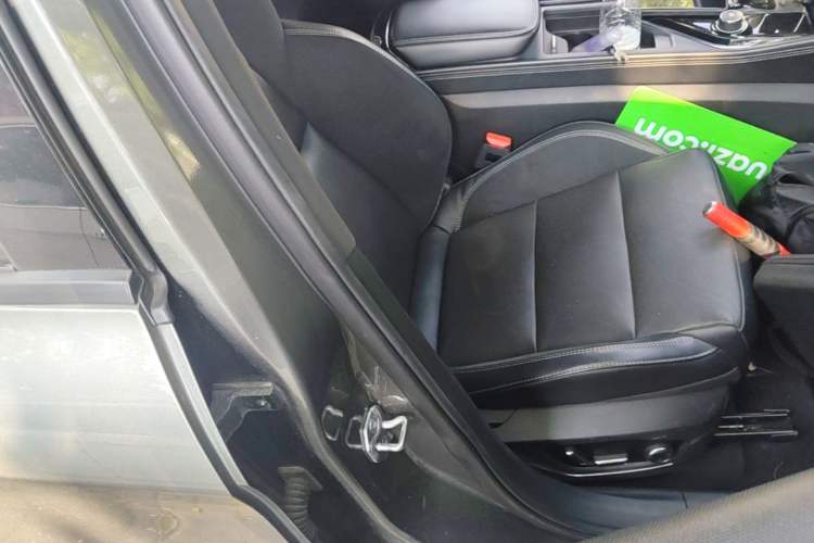 Used Lynk & Co 03 2022 1.5TD DCT JingPro Right Front Seat