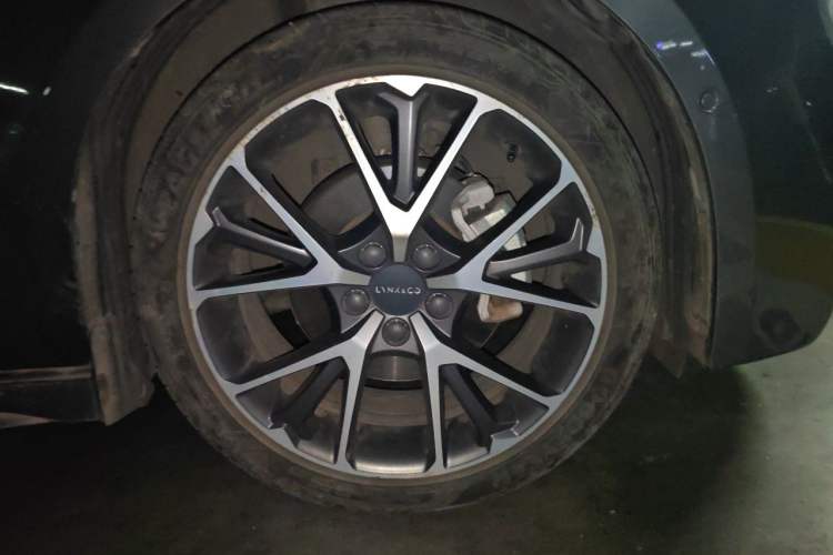 Used Lynk & Co 03 2022 1.5TD DCT JingPro Right Front Wheel Hub
