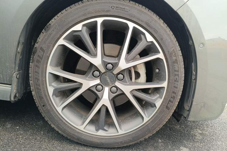 Used Lynk & Co 03 2022 2.0TD DCT JingPro Right Front Wheel Hub