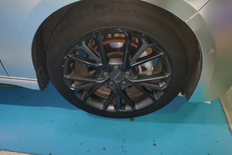 Used Lynk & Co 03 2022 1.5TD DCT JingPro Right Front Wheel Hub