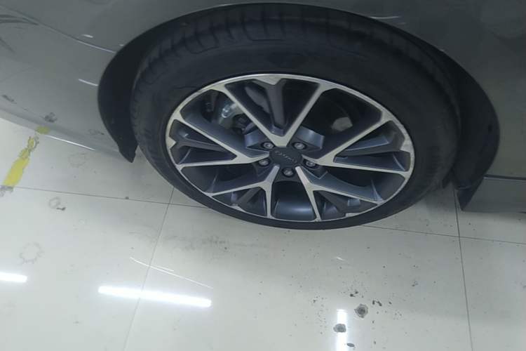 Used Lynk & Co 03 2022 1.5TD DCT JingPro Right Rear Wheel Hub