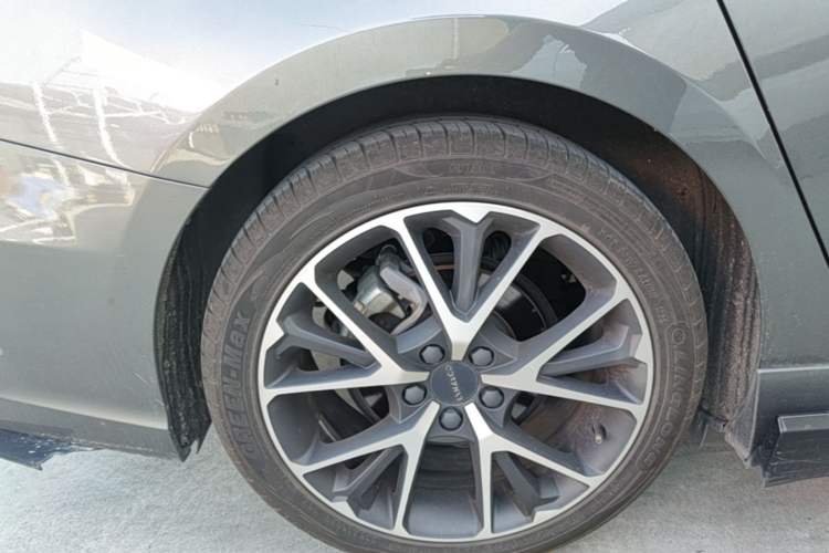 Used Lynk & Co 03 2022 2.0TD DCT JingPro Right Rear Wheel Hub