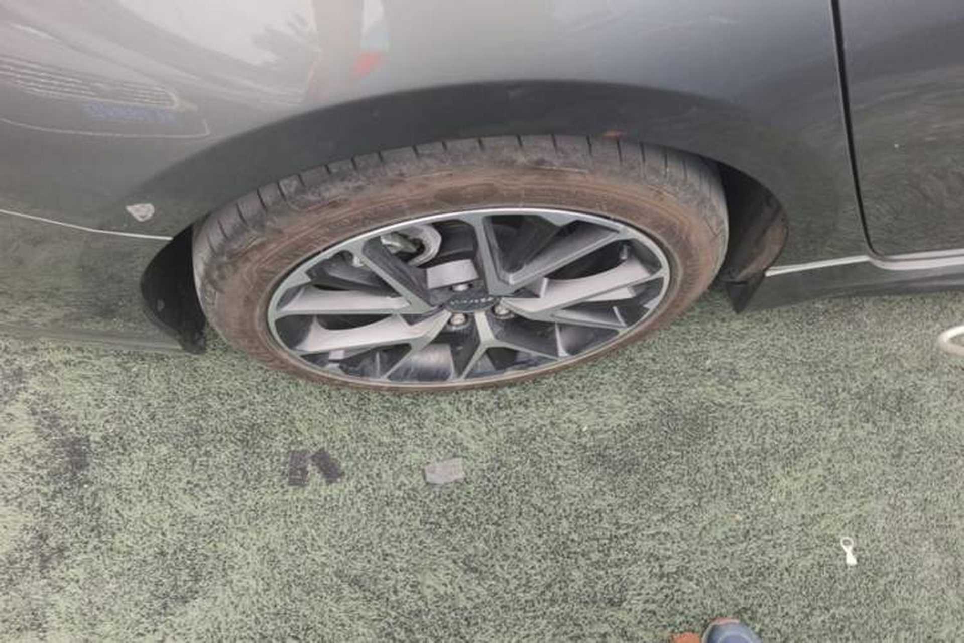 Used Lynk & Co 03 2022 2.0TD DCT JingPro Right Rear Wheel Hub