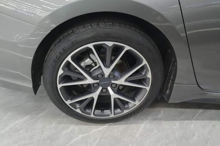 Used Lynk & Co 03 2022 2.0TD DCT JingPro Right Rear Wheel Hub