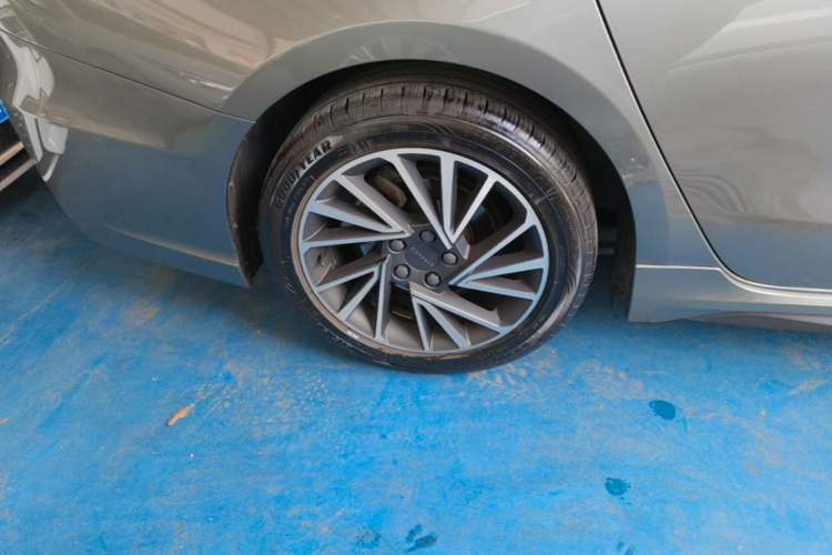 Used Lynk & Co 03 2022 2.0TD DCT GenioPlus Right Rear Wheel Hub