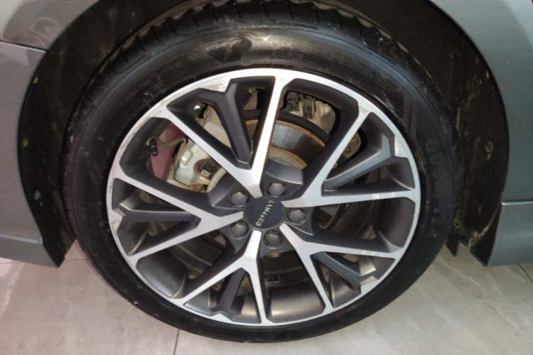 Used Lynk & Co 03 2022 1.5TD DCT JingPro Right Rear Wheel Hub