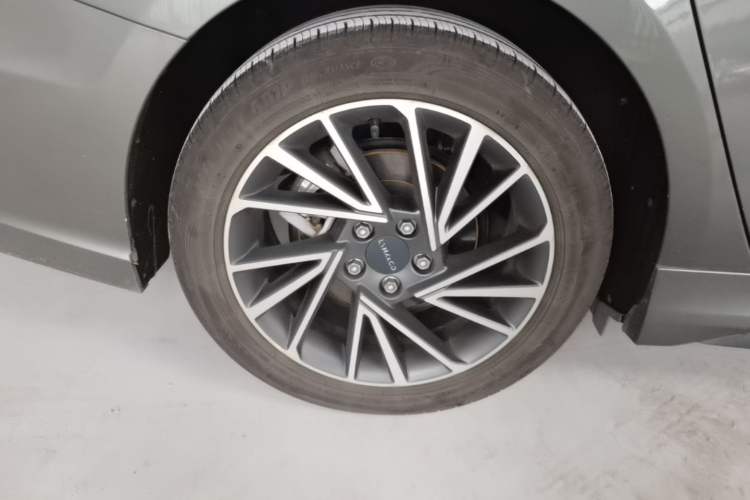 Used Lynk & Co 03 2022 2.0TD DCT GenioPlus Right Rear Wheel Hub
