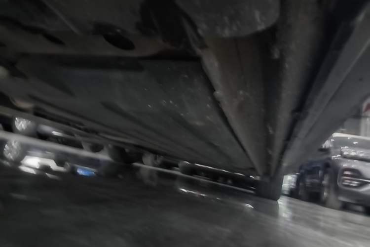 Used Lynk & Co 03 2022 1.5TD DCT JingPro Right Side Sill