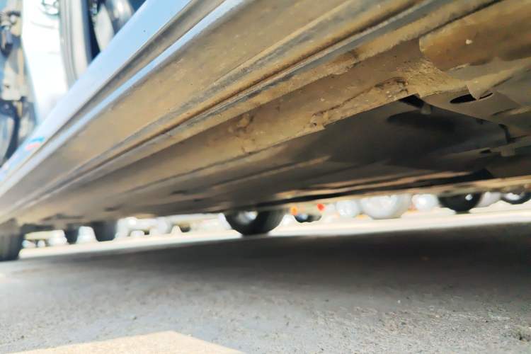 Used Lynk & Co 03 2022 2.0TD DCT JingPro Right Side Sill