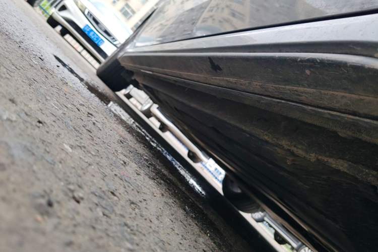 Used Lynk & Co 03 2022 1.5TD DCT JingPlus Right Side Sill