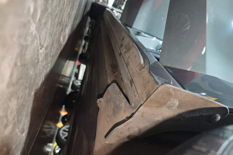 Used Lynk & Co 03 2022 2.0TD DCT JingPro Right Side Sill