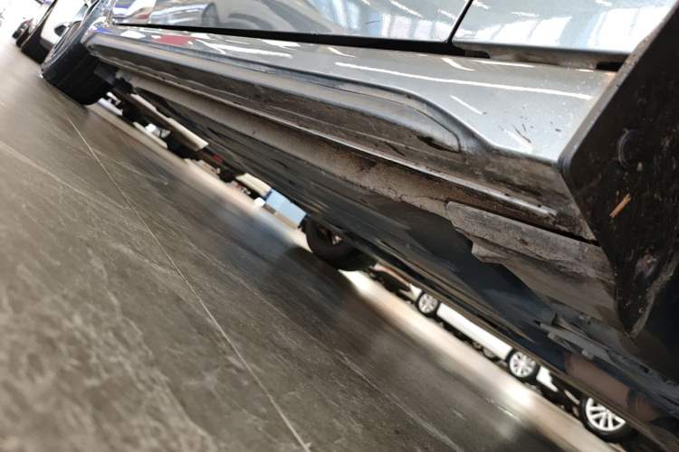 Used Lynk & Co 03 2022 2.0TD DCT JingPro Right Side Sill