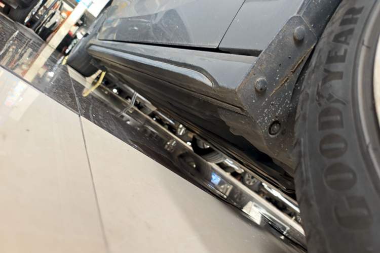 Used Lynk & Co 03 2022 2.0TD DCT JingPro Right Side Sill