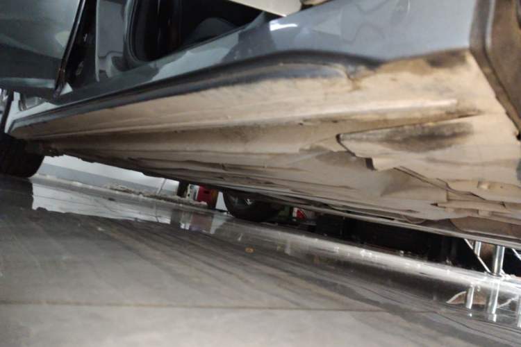 Used Lynk & Co 03 2022 1.5TD DCT JingPro Right Side Sill