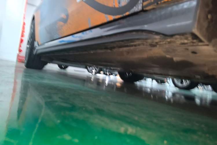 Used Lynk & Co 03 2022 1.5TD DCT JingPro Right Side Sill