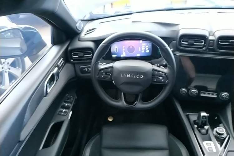 Used Lynk & Co 03 2022 1.5TD DCT JingPro Steering Wheel